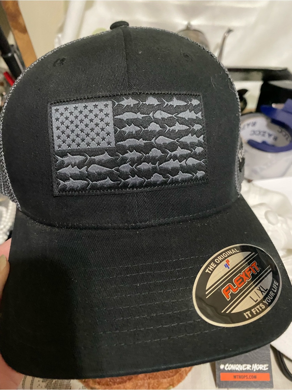 Columbia PFG Men's Fitted Mesh Back Hat Black Size L/XL Embroidered Fish Flag